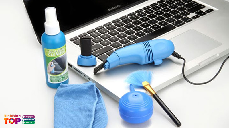 Ve-sinh-laptop-o-ninh-binh