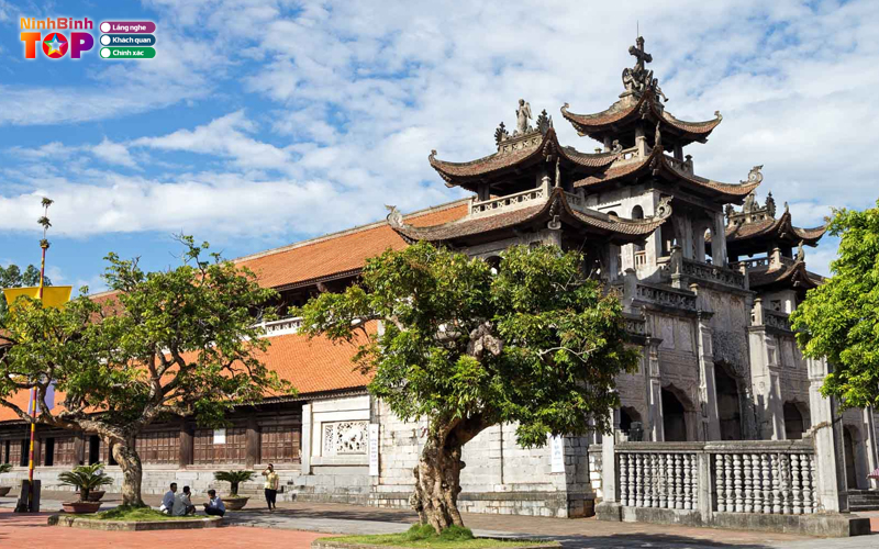 Nha-tho-chinh-toa-phat-diem-ninhbinhtoplist