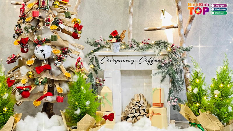 Quan-cafe-trang-tri-noel-ninh-binh