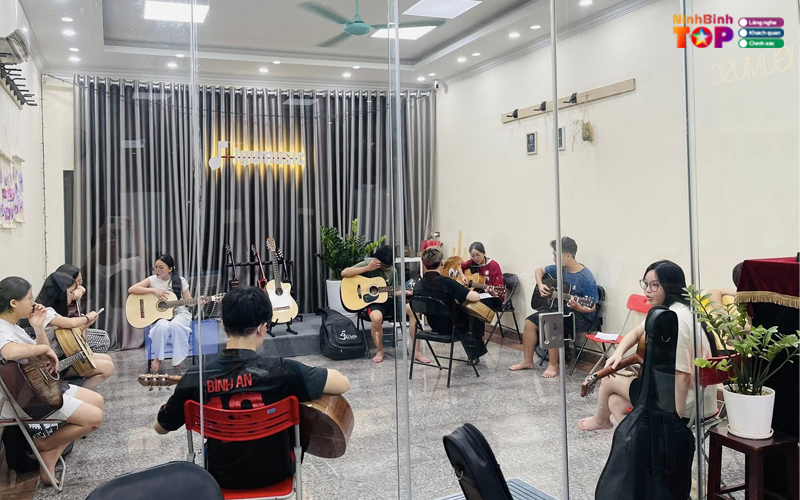 Trung-tam-igumusic-ninhbinhtoplist